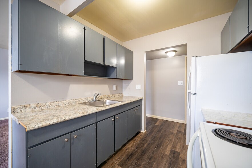 16218 Maple Heights Blvd, Maple Heights, OH 44137 Apartments For Sale