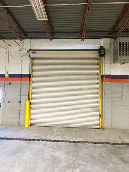 More Photos Of 840 Lakeside Dr, Mobile Warehouse For Lease