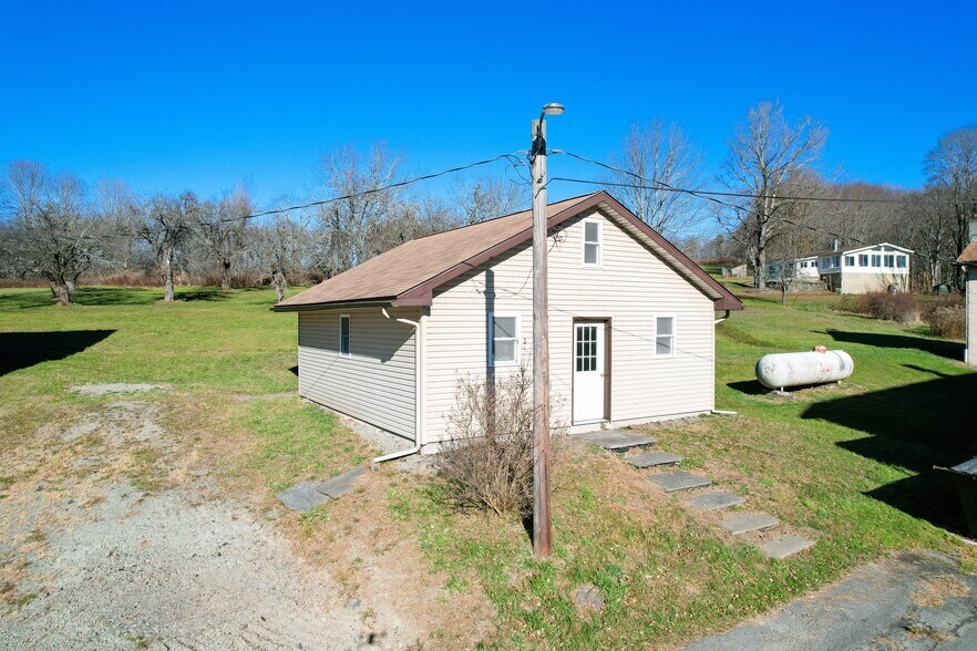 More Photos Of 263 Como Rd, Lake Como Specialty For Sale