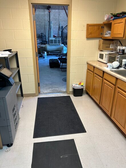 More Photos Of 2635 Nevada Ave, Norfolk Industrial For Lease