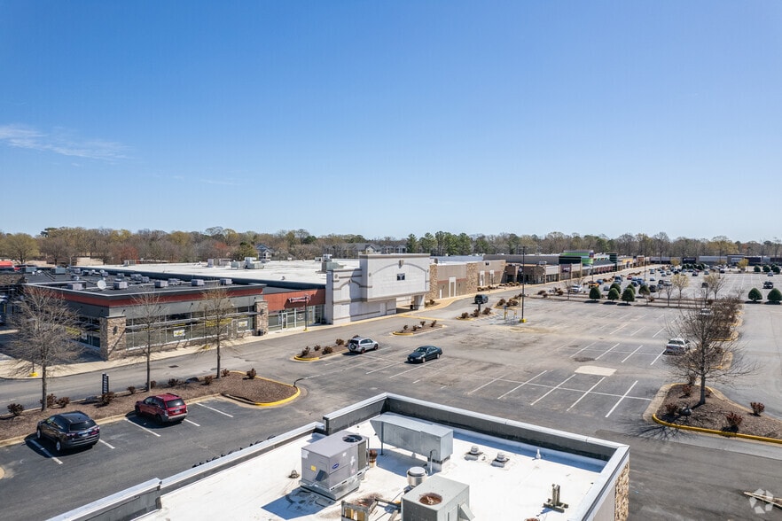 More Photos Of 416 Denbigh Blvd, Newport News Freestanding For Lease