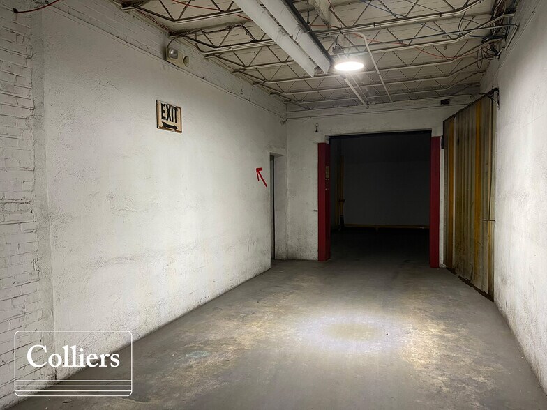 More Photos Of 501 N Lincoln St, Siloam Springs Warehouse For Sale