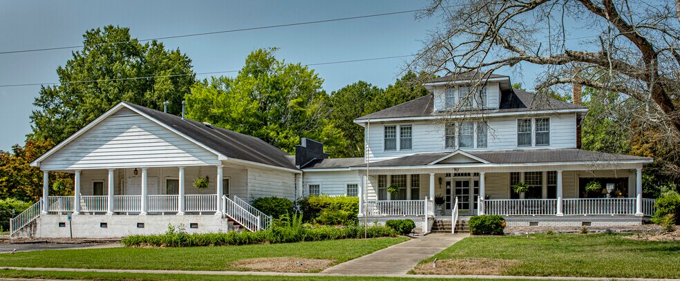 More Photos Of 913 N Arendell Ave, Zebulon Funeral Home For Sale