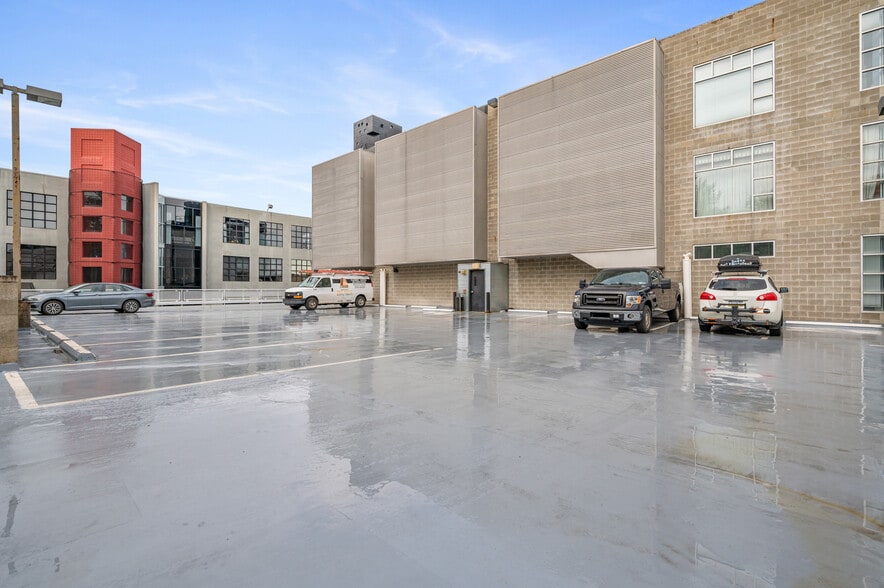 More Photos Of 5840-5846 Ellsworth Ave, Pittsburgh Medical For Lease