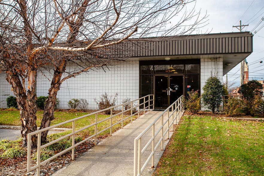 More Photos Of 1136 W Market St, Louisville Warehouse For Sale