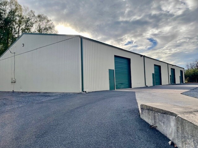 More Photos Of 1802 N Reading Rd, Stevens Unknown For Lease