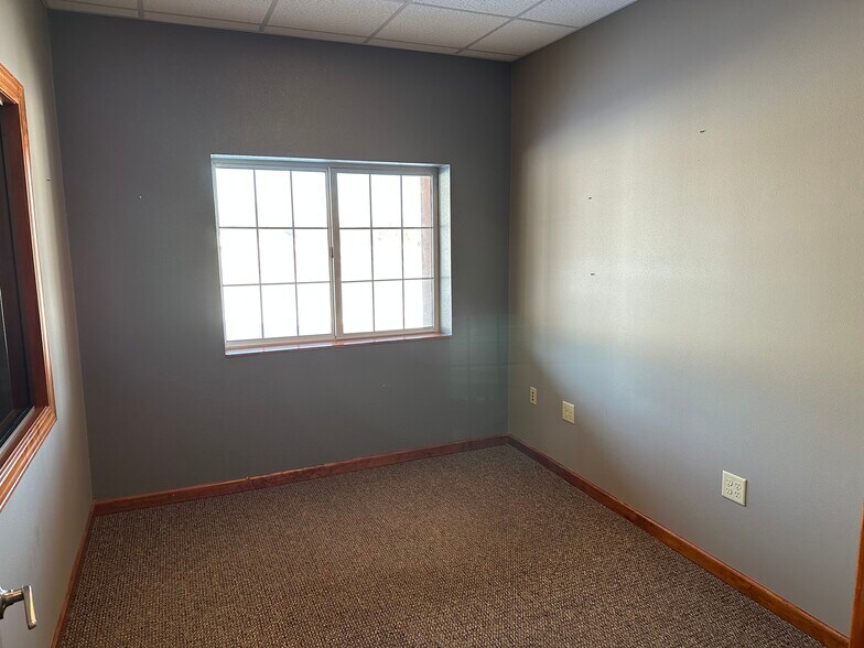 More Photos Of 7435 Kent Ave, Eau Claire Flex For Lease
