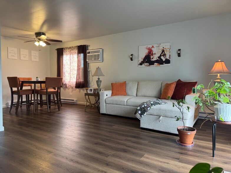 More Photos Of 374 Lynn Dr, Manteno Apartments For Sale