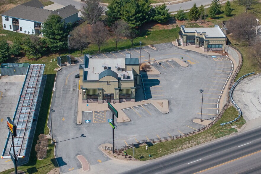Primary Photo Of 3114 N Belt Hwy, Saint Joseph Fast Food For Sale