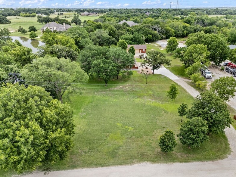 More Photos Of 981 Witherspoon Way, Flower Mound Industrial For Sale