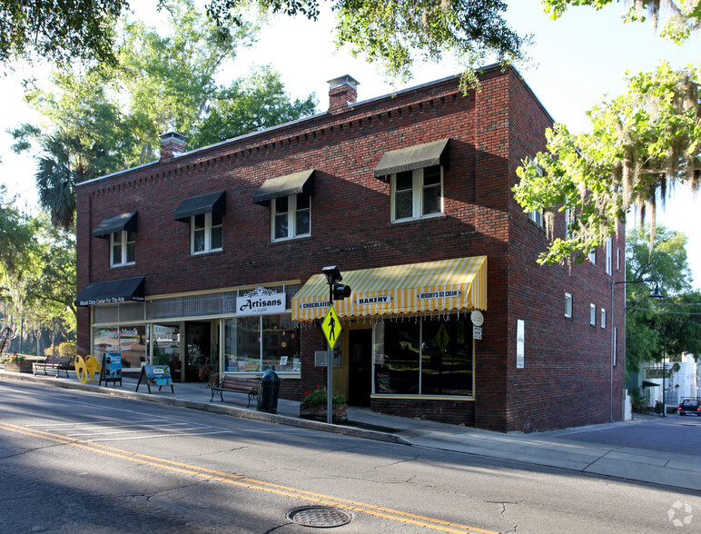 Primary Photo Of 130-138 E 5th Ave, Mount Dora Storefront For Lease