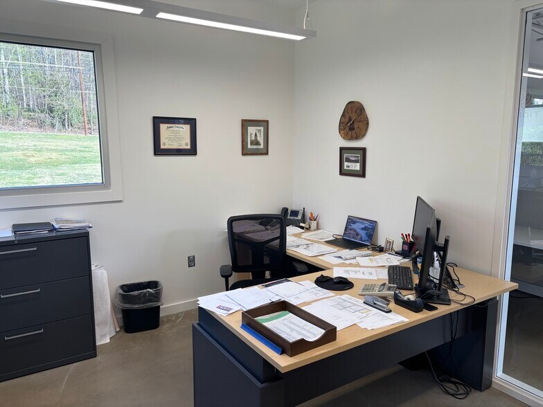 More Photos Of 2511 Ruffner Rd, Birmingham Warehouse For Sale