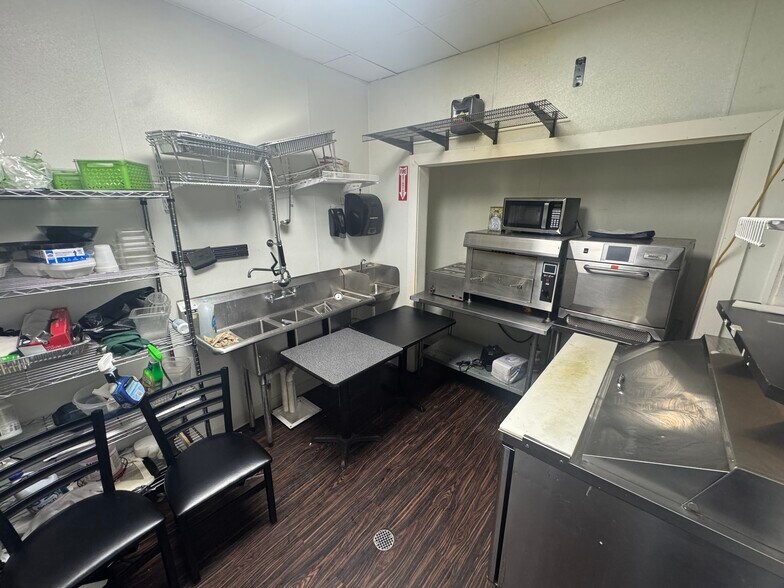 More Photos Of 1901 S Division Ave, Grand Rapids Restaurant For Sale