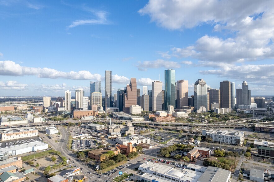 More Photos Of 845 Texas Ave, Houston Office For Lease
