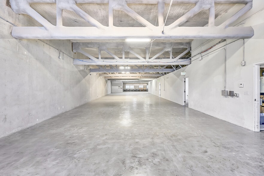 More Photos Of 1011 S Los Angeles St, Los Angeles Loft Creative Space For Lease