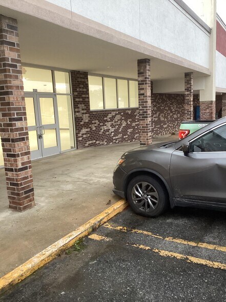 More Photos Of 1203 W Base St, Madison Unknown For Lease