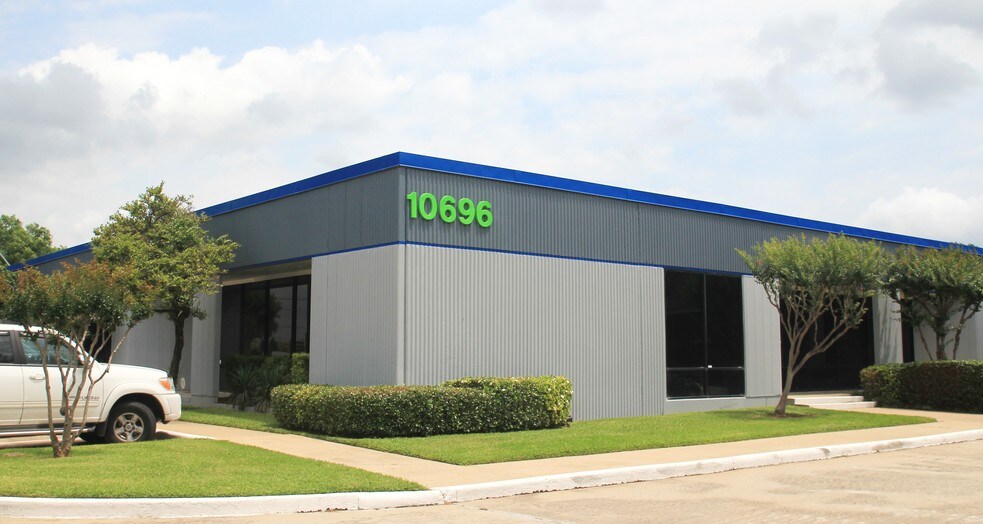 Primary Photo Of 10696 Haddington Dr, Houston Unknown For Lease