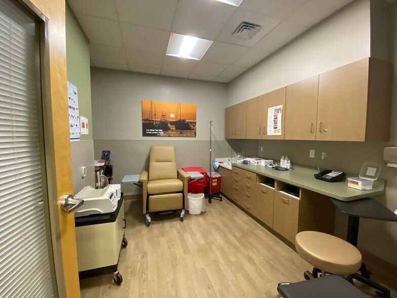 More Photos Of 4311 Old Indiana 261, Newburgh Medical For Sale