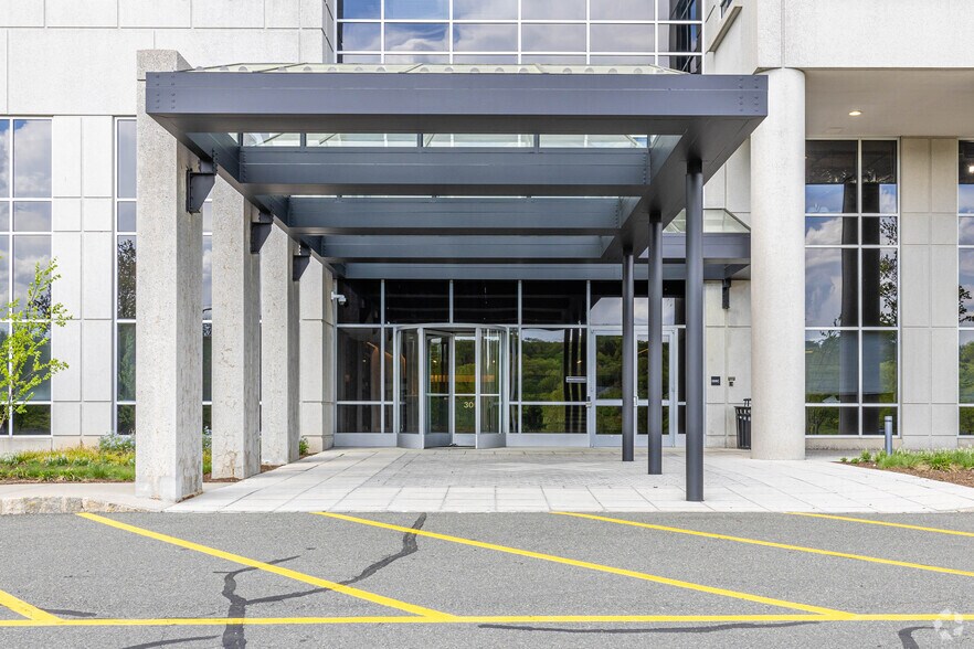 More Photos Of 300 Connell Dr, Berkeley Heights Office Residential For Lease