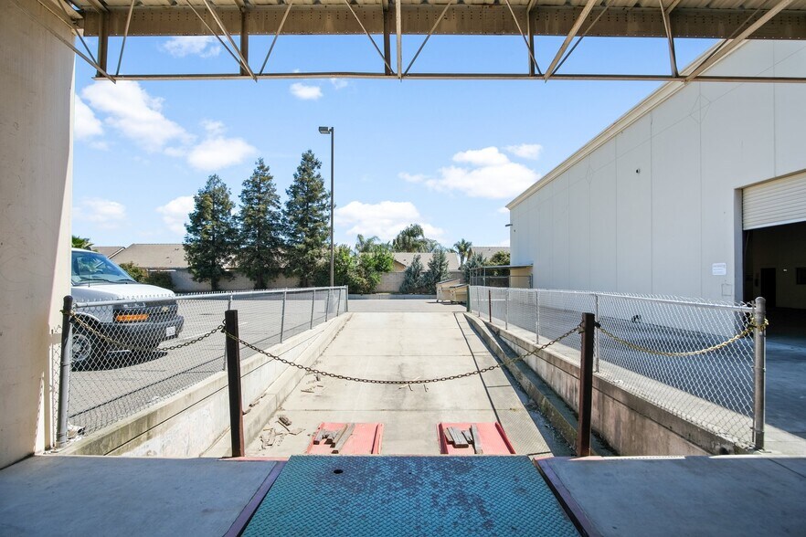 More Photos Of 5256 Pirrone Ct, Salida Warehouse For Lease