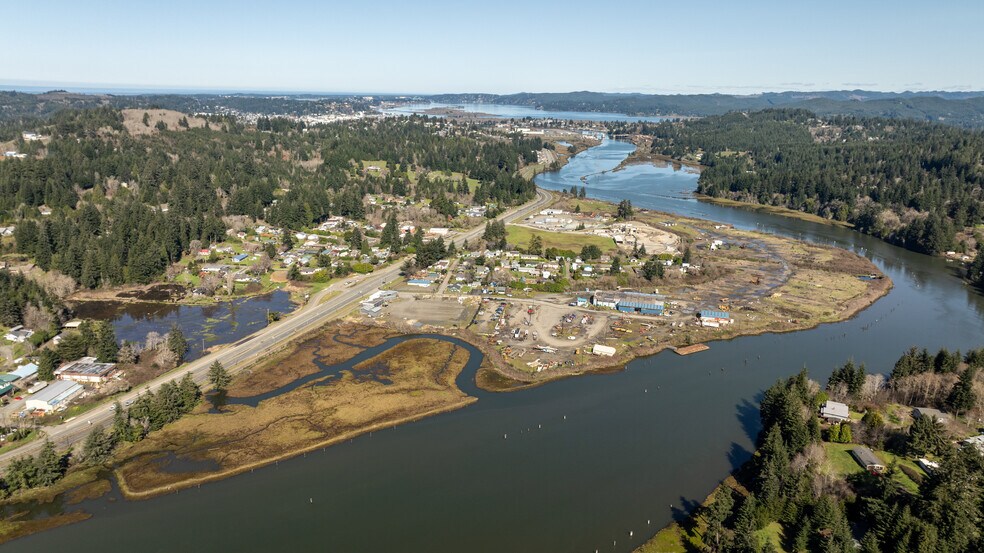 More Photos Of 93761 Hackett Ln, Coos Bay Distribution For Sale