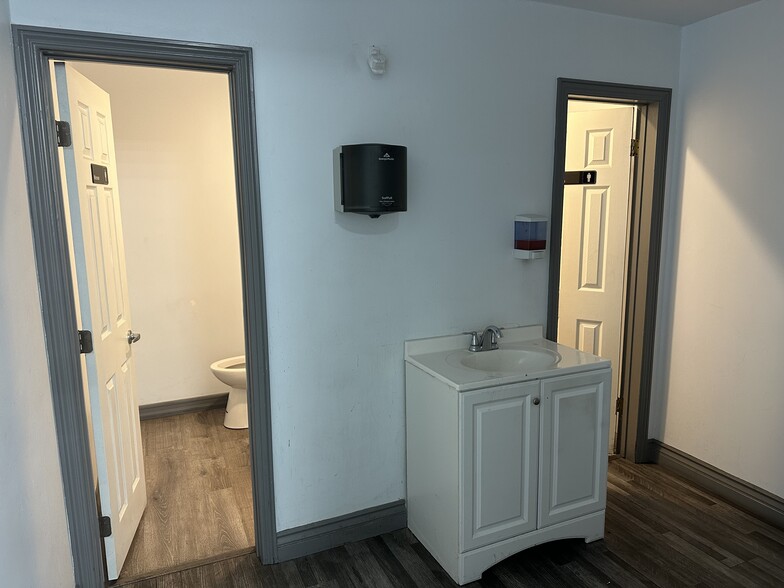 More Photos Of 6450 Roland St, Buena Park Warehouse For Sale