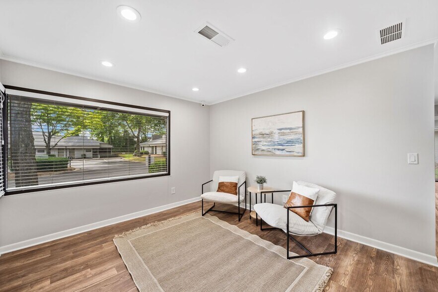 More Photos Of 600 Houze Way, Roswell Medical For Lease