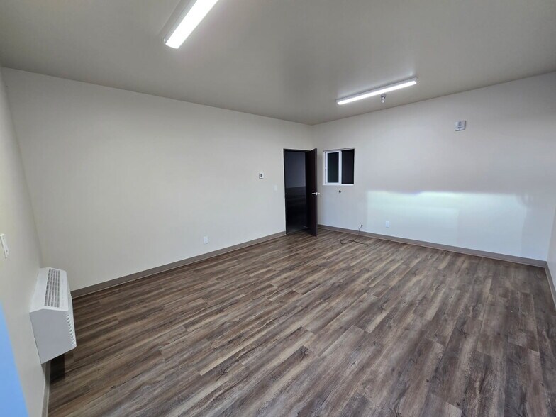 More Photos Of 9144 Florentine Road, Prescott Valley Distribution For Lease