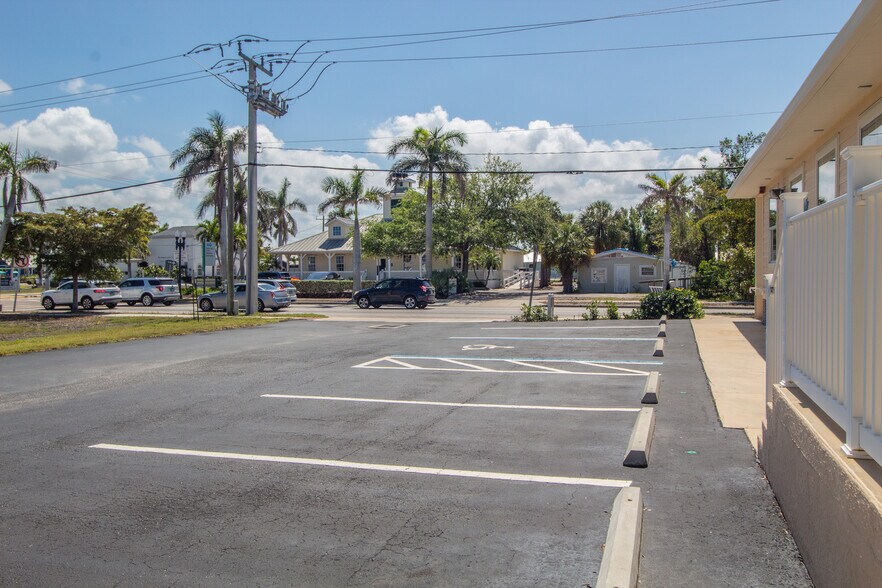 More Photos Of 334 W Olympia Ave, Punta Gorda Office For Sale