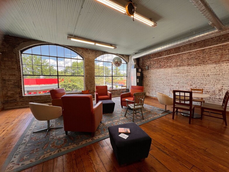 More Photos Of 346 S Worth St, Burlington Office For Lease