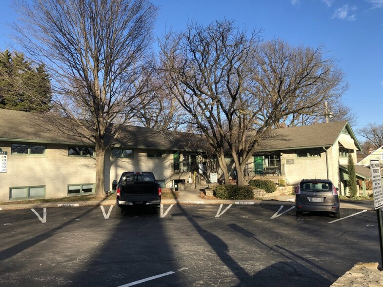 Primary Photo Of 6155 Oak St, Kansas City Office For Lease