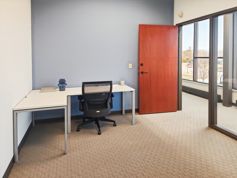 More Photos Of 2624 W Lake Lansing Rd, Lansing Coworking Space