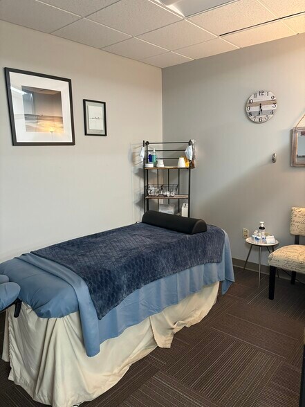 More Photos Of 5121 Maryland Way, Brentwood Coworking Space