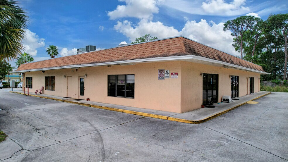 More Photos Of 5371 10th Ave N, Greenacres Storefront Retail Office For Lease