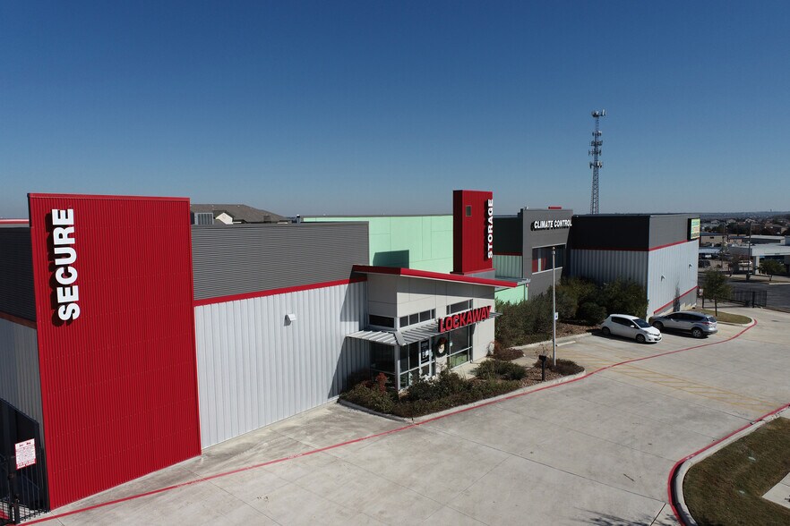 More Photos Of 8401 Crestway Dr, Converse Self Storage For Lease