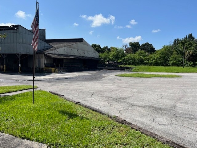 More Photos Of 710 S Rossiter St, Mount Dora Warehouse For Sale