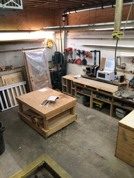 More Photos Of 625 NW 45th St, Seattle Office For Lease
