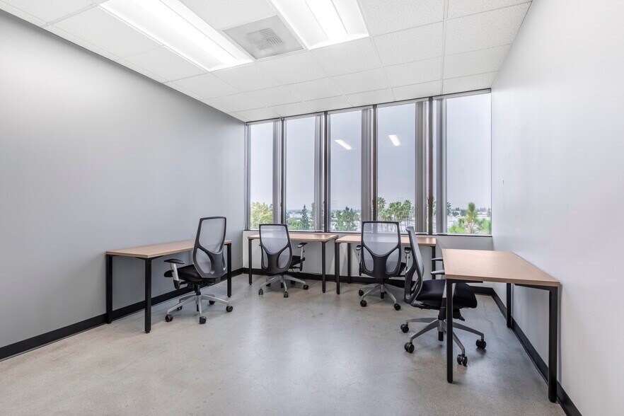 More Photos Of 5800 S Eastern Ave, Commerce Office For Lease