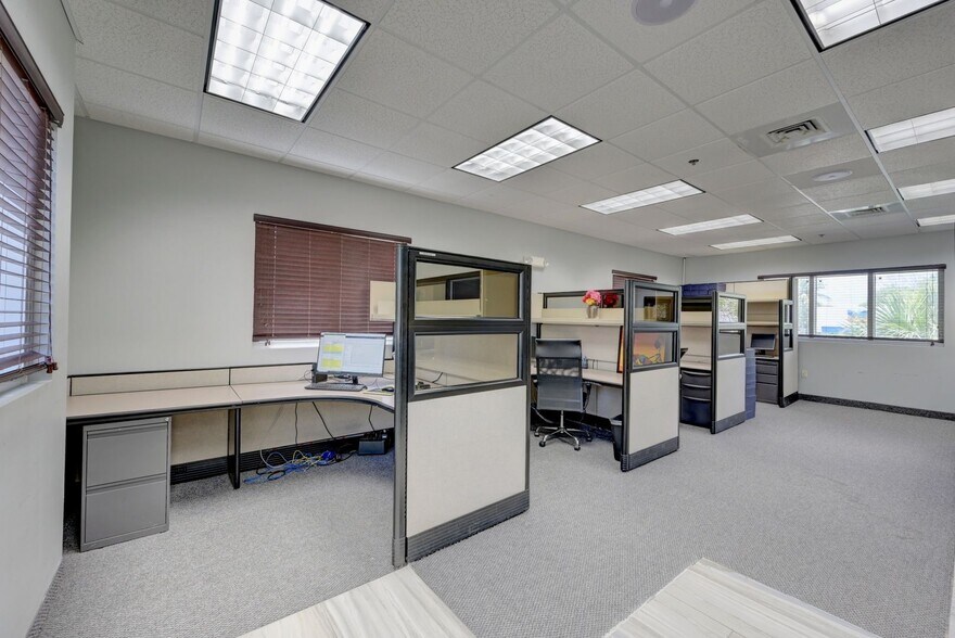 More Photos Of 2957 W Cypress Creek Rd, Fort Lauderdale Office For Sale