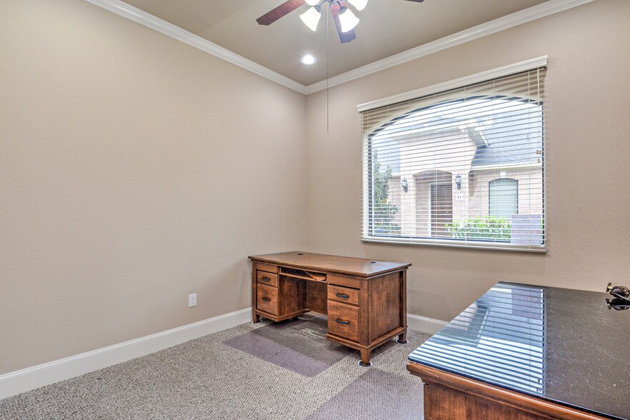 More Photos Of 1828 Snake River Rd, Katy Medical For Lease