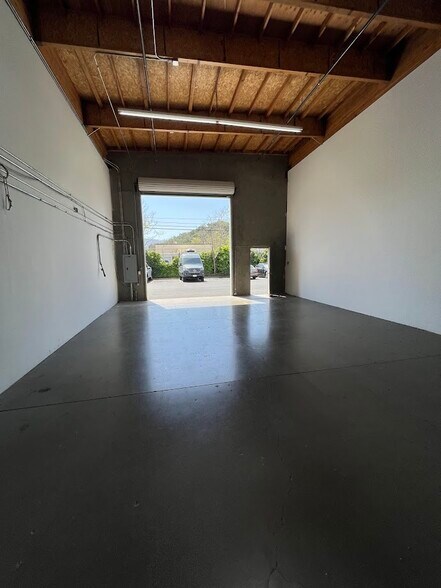 More Photos Of 285 Bel Marin Keys Blvd, Novato Light Manufacturing For Lease