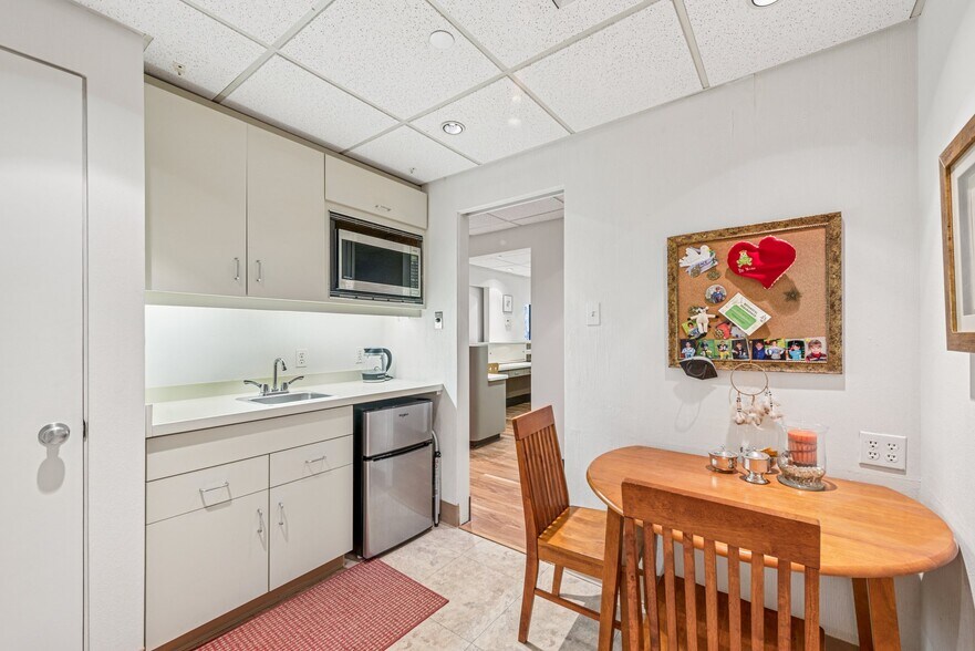 More Photos Of 750 Washington Rd, Mt Lebanon Apartments For Sale