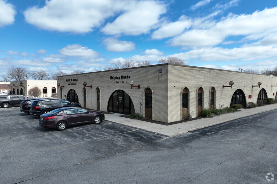 More Photos Of 7895 Broadway St, Merrillville Medical For Lease