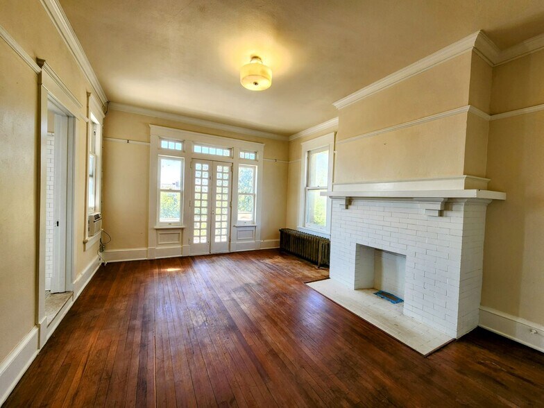 More Photos Of 602 W French Pl, San Antonio Office Residential For Sale
