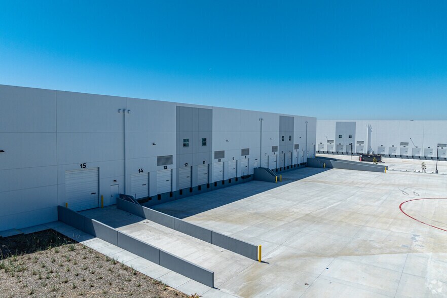 More Photos Of 8830 Cypress Ct, San Diego Warehouse For Sale