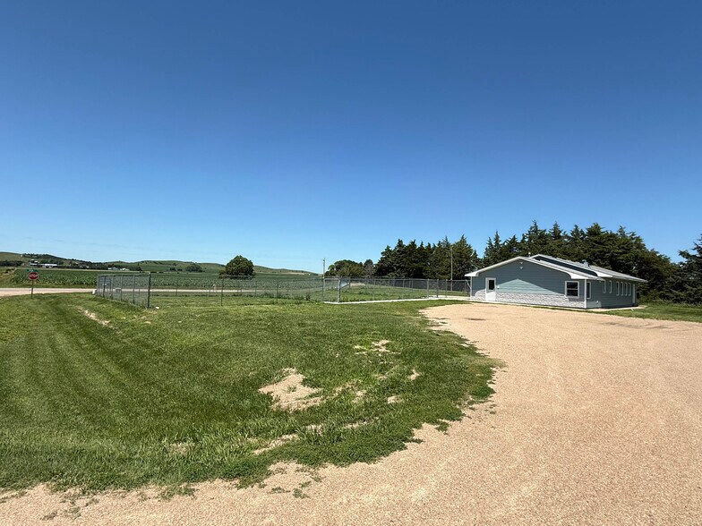 More Photos Of 44003 Road 801, Broken Bow Veterinarian Kennel For Sale