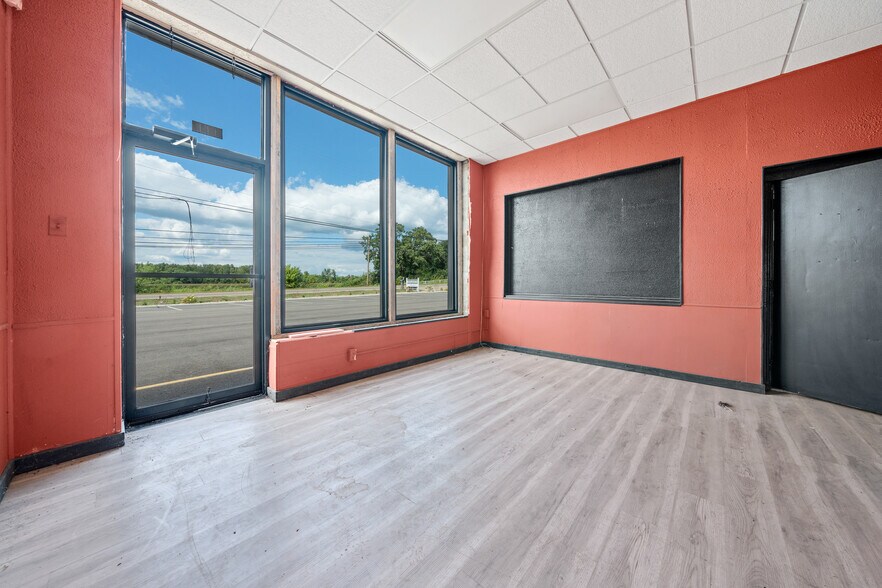 More Photos Of 6821-6847 Dayton Springfield Rd, Enon General Retail For Lease