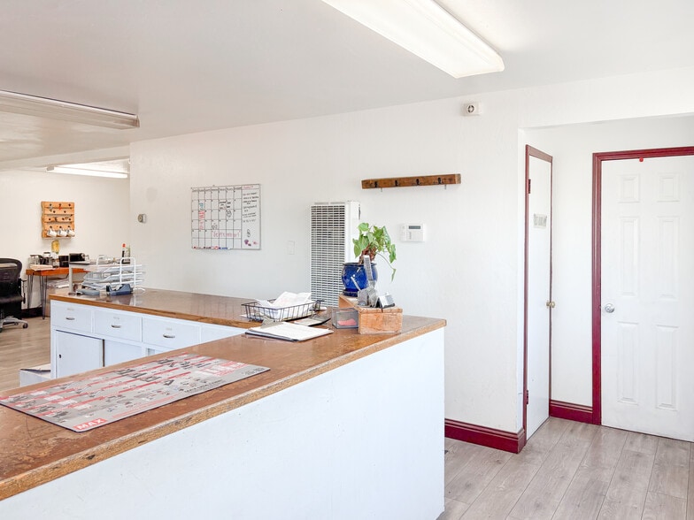 More Photos Of 3264 Ramona Ave, Sacramento Manufacturing For Sale