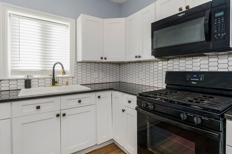 More Photos Of 1022 19th St, Kansas City Office Residential For Sale