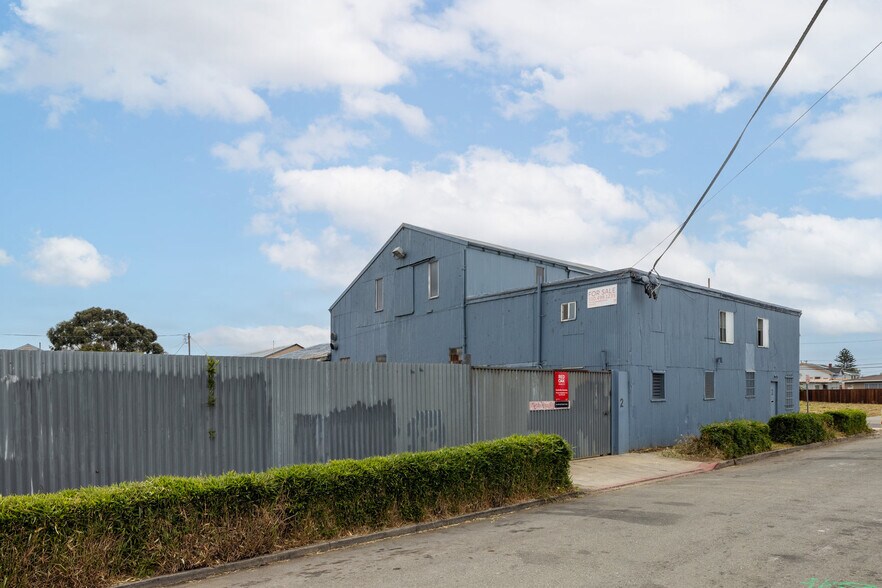 More Photos Of 2 17th St, Richmond Warehouse For Sale